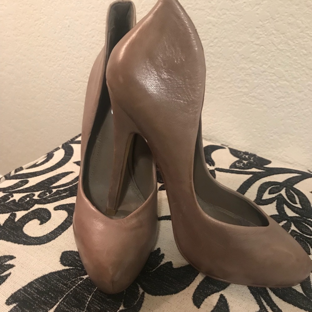 Aldo pumps!